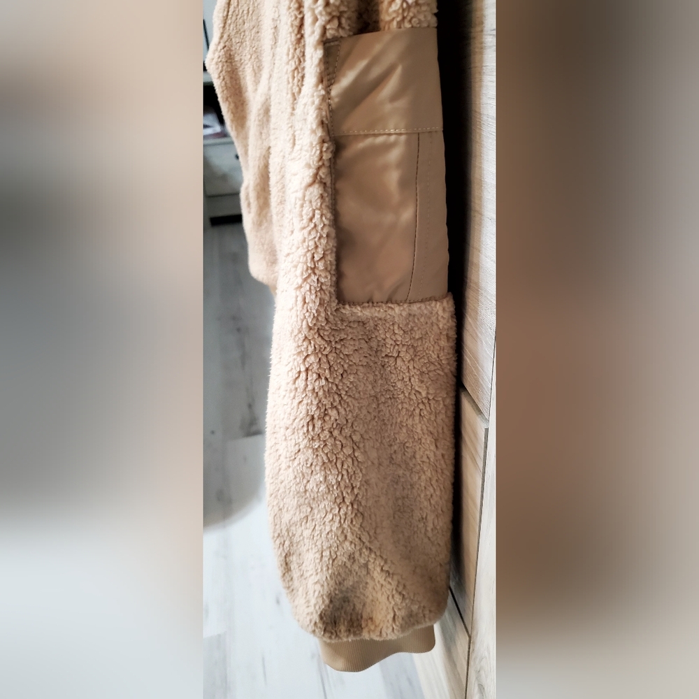 Rae Mode Sherpa Pullover - Picture 2 of 2